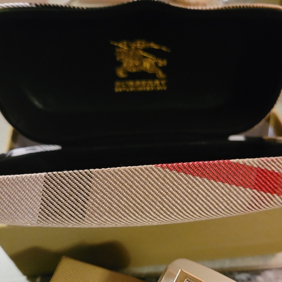 ✅🌹BURBERRY🫦 SUNGLASSES, #2617 56/ 17 142 PRESCRIPTION FRIENDLY ❣️🔥 - Picture 7 of 9